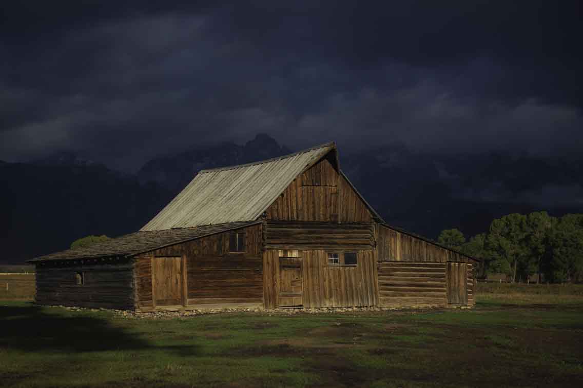 04x06_moulton-at-midnight_landscape_thumbnail.jpg